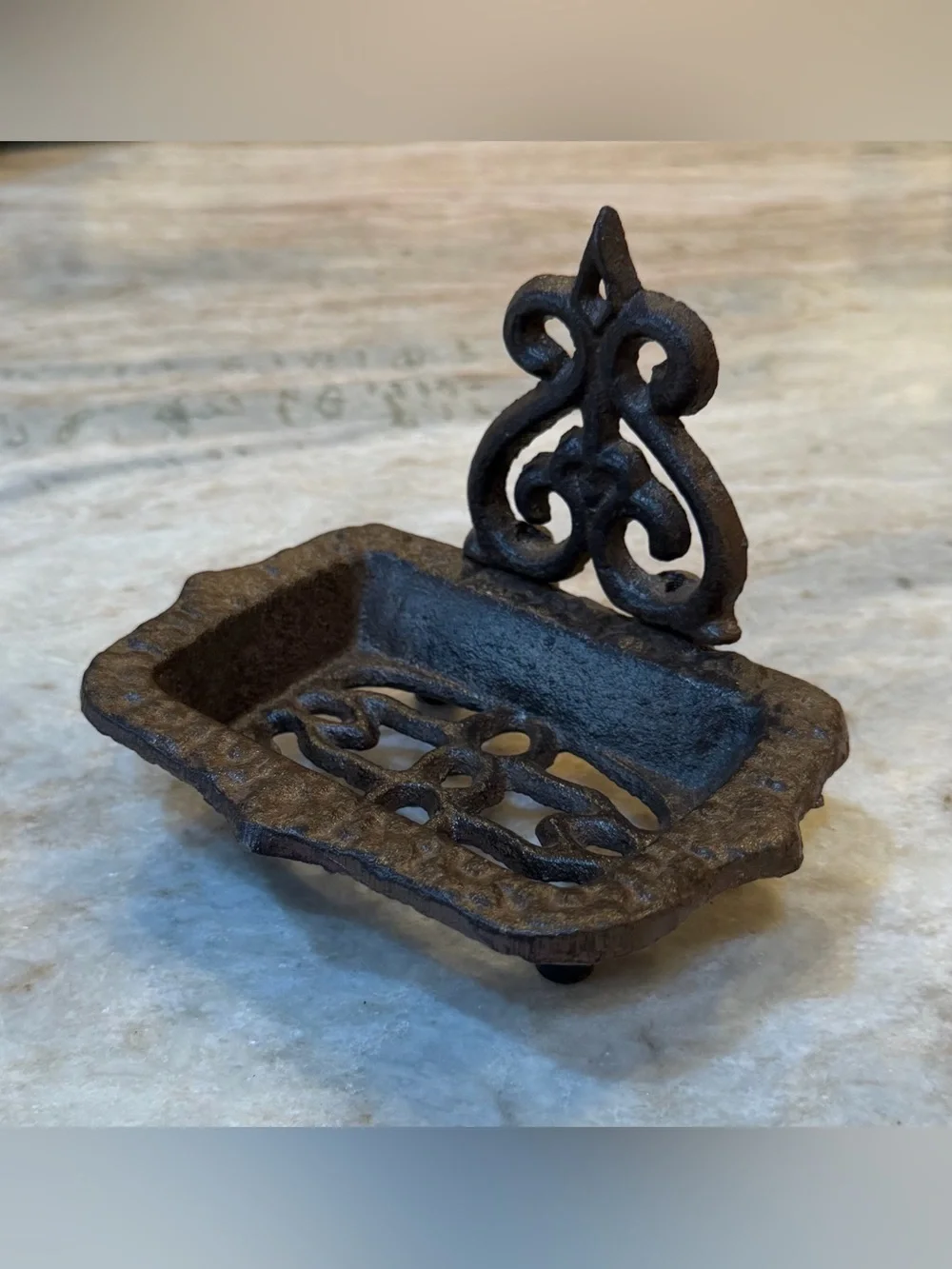 Vintage-Inspired Cast Iron Soap Dish with Ornate Back